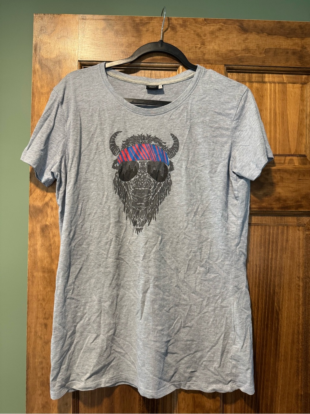 Women's Gray Graphic Tee with Bison Print